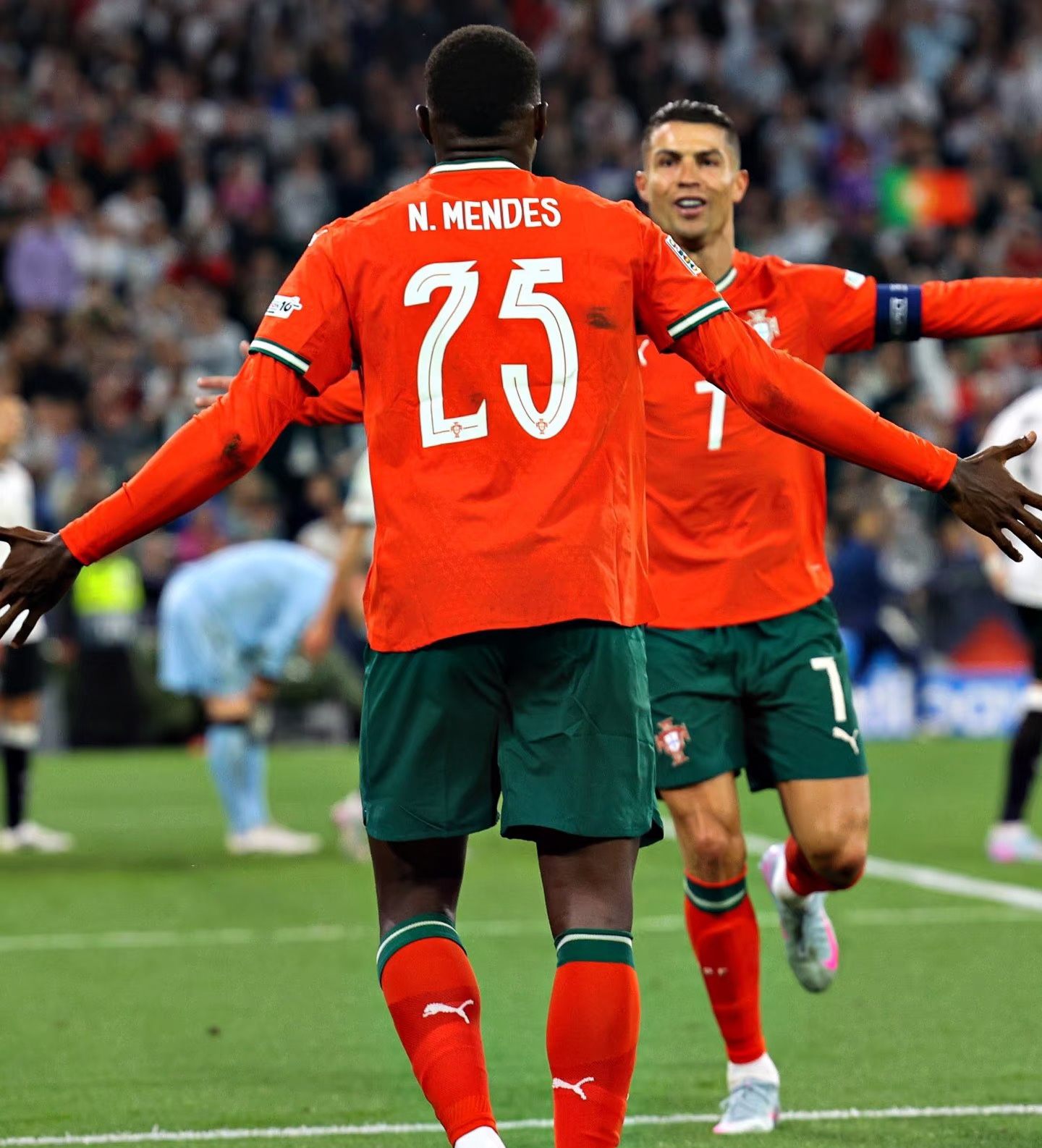 葡超倒计时,拜仁慕尼黑赛前再遭质疑,细节引发关注,态度坚定,身体对抗强度拉满的简单介绍-九游体育官网