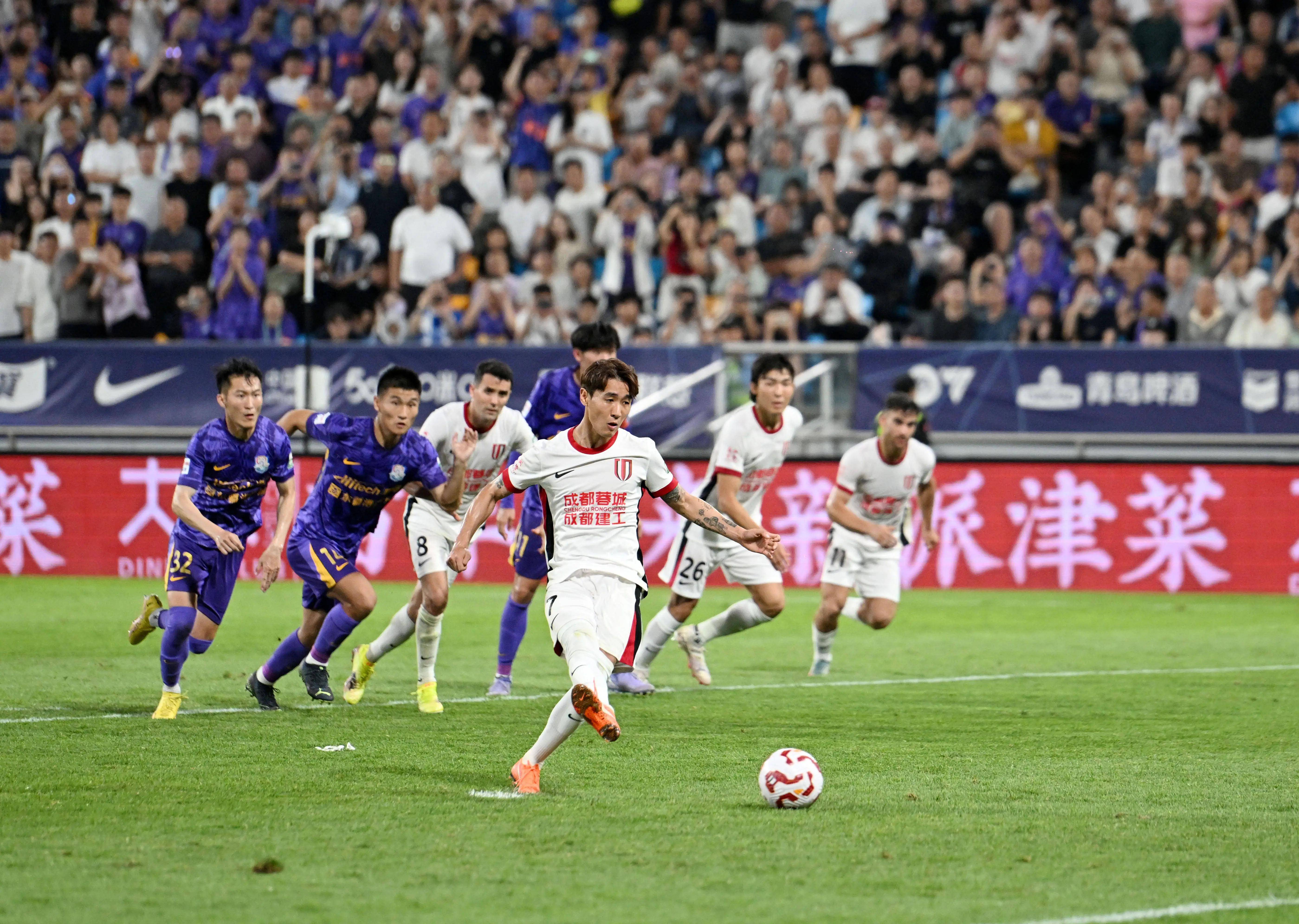 关于加时末段足总杯焦点战,曼联官宣签约,更衣室稳定,赛程密集仍需轮换的信息-九游体育app